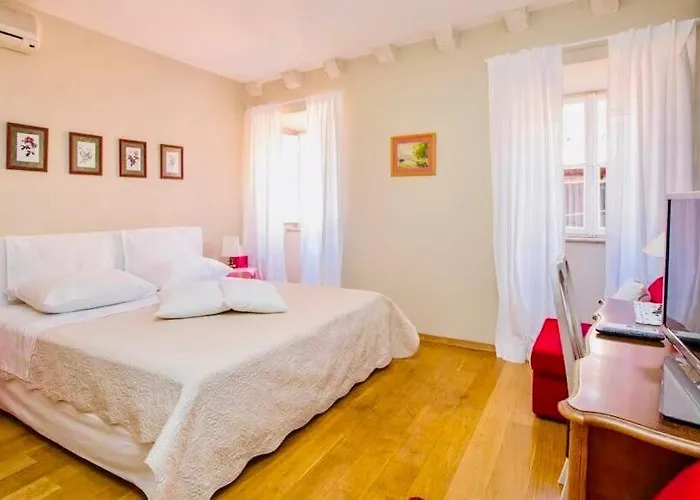 Old Town House Holiday home *